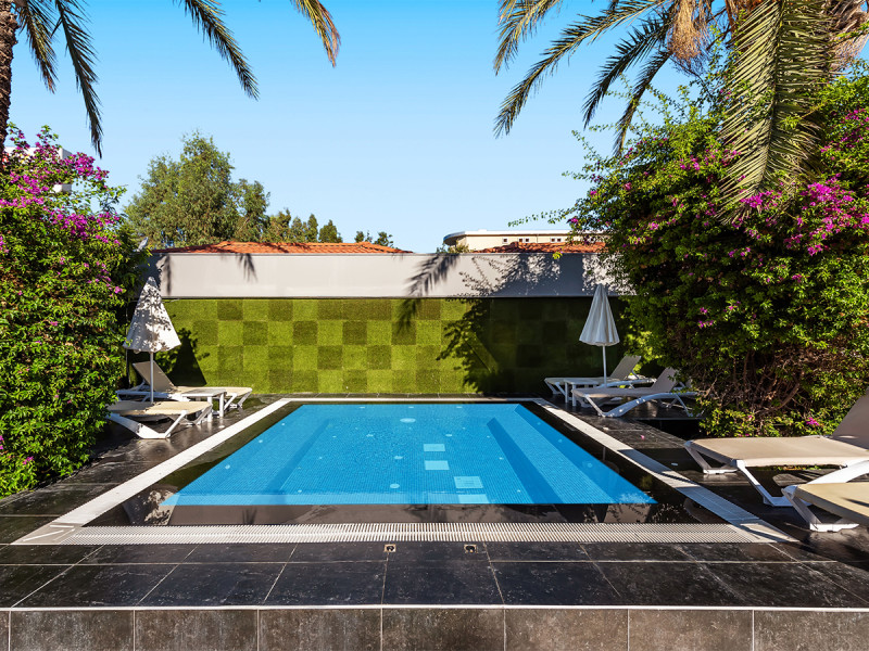 Hotel White City Beach