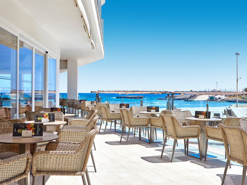 Universal Hotel Perla