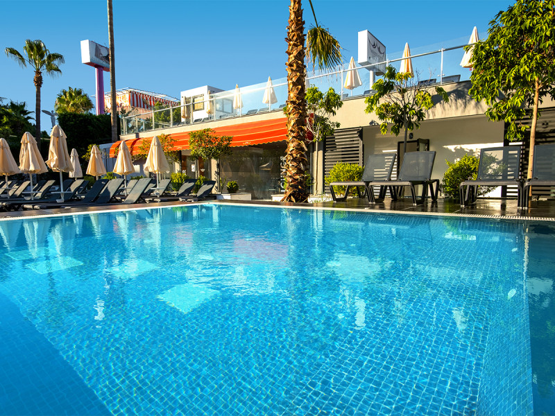 Hotel White City Beach