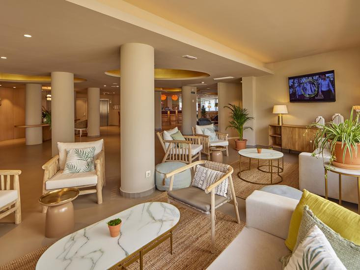 Cabo Blanco Universal