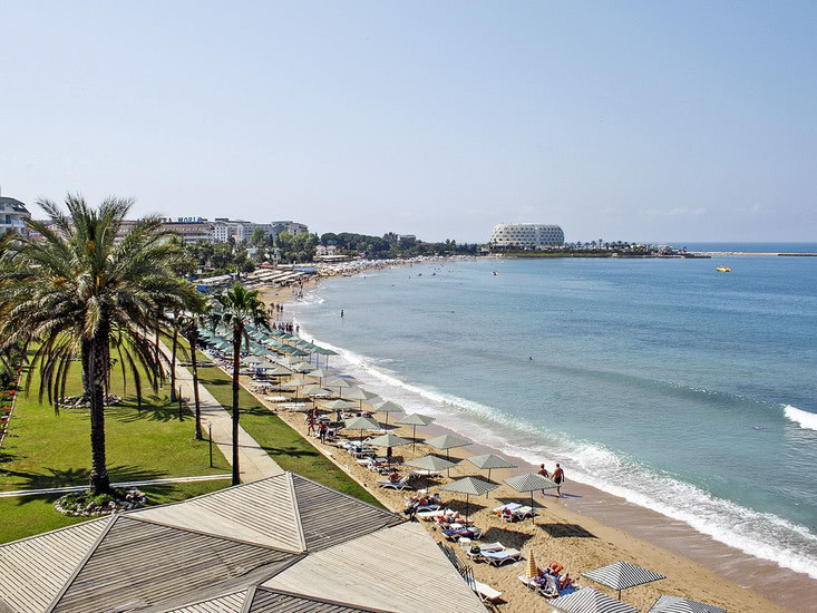 Hotel Aska Just in Beach