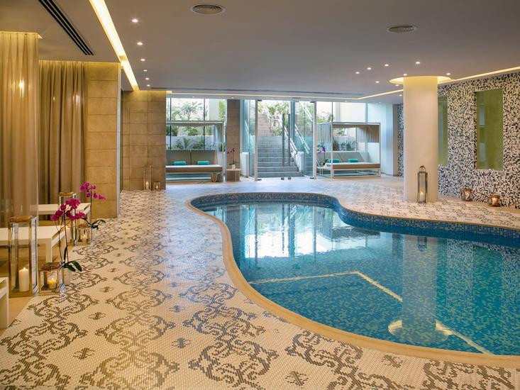 Vangelis Hotel and Suites