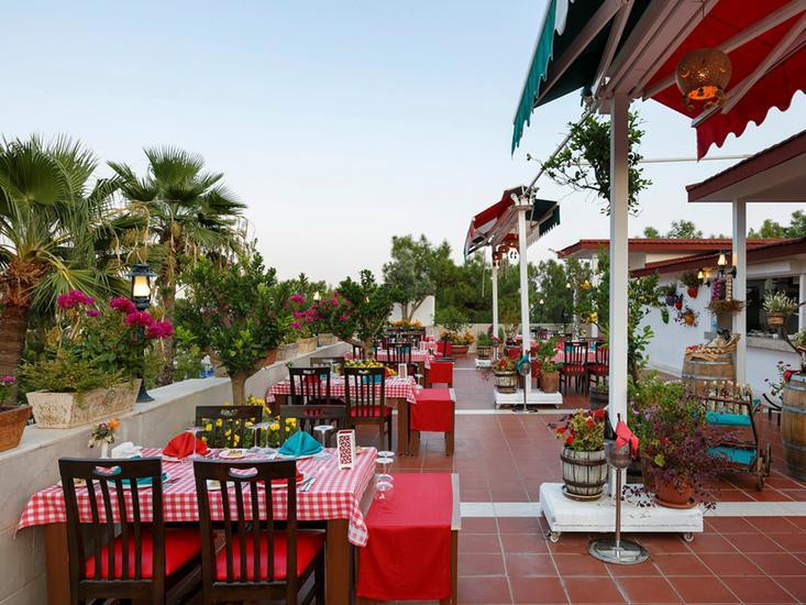 Pirates Beach Club