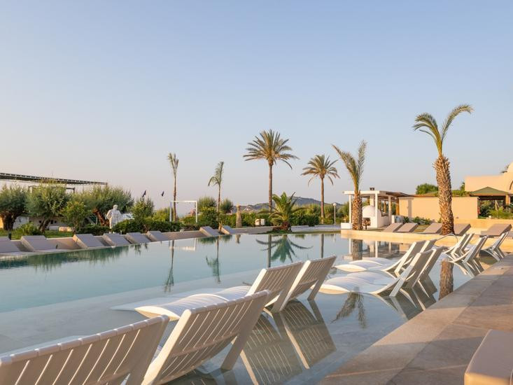 Pegasos Deluxe BeachHotel