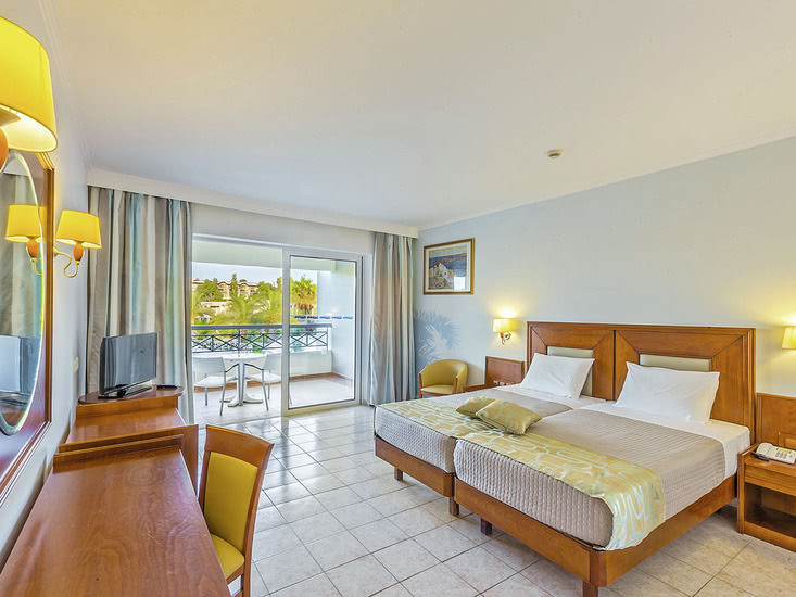 Kipriotis Maris Suites