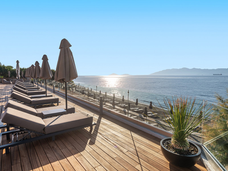 Dimitra Beach Hotel & Suites