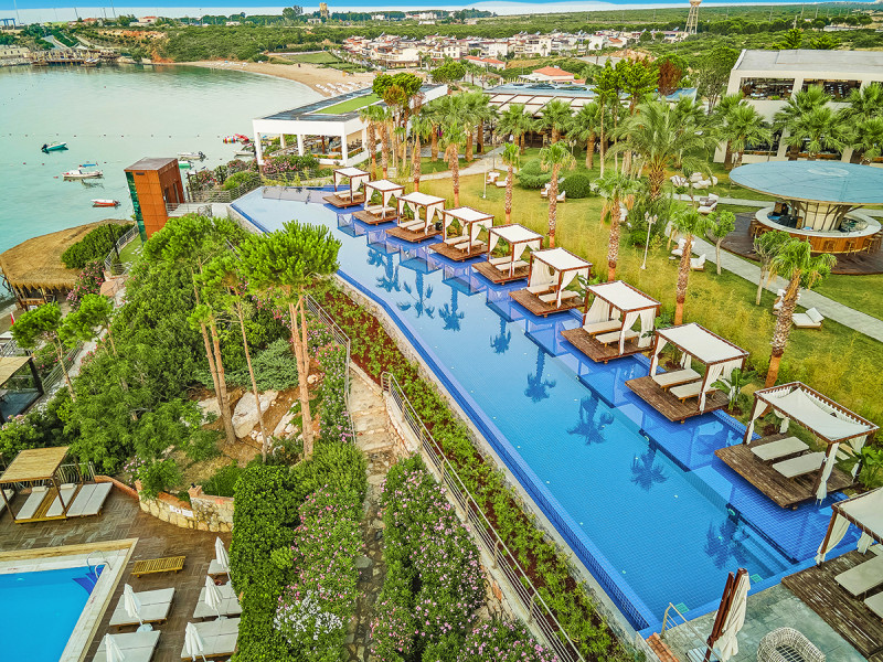 Laur Hotels Experience Elegance