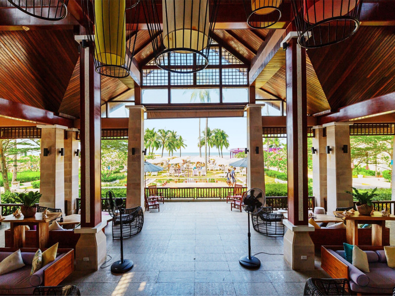 Apsara Beachfront Resort & Villa
