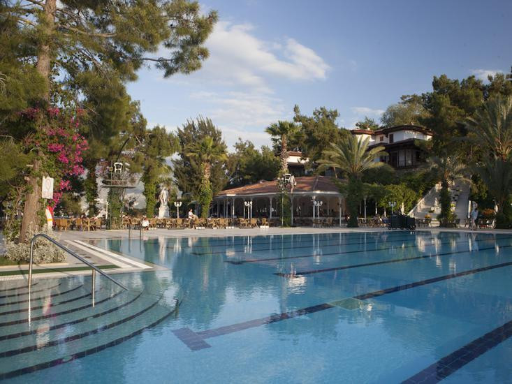 Club And Hotel Letoonia