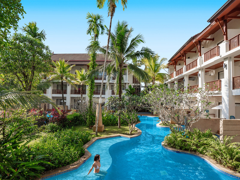 Apsara Beachfront Resort & Villa