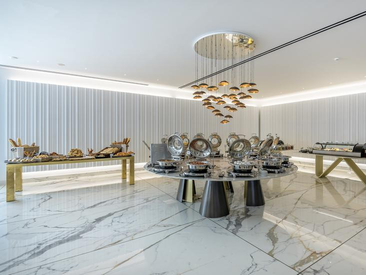 Diamond Deluxe Hotel