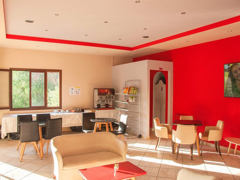 Adriolos Studios & Apartments