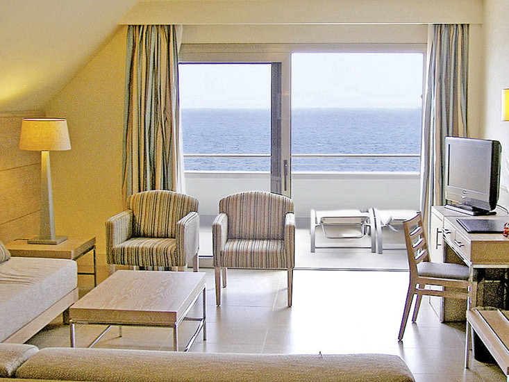 Hotel Arenas del Mar