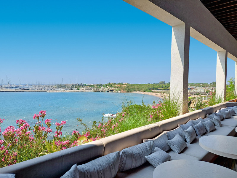 Laur Hotels Experience Elegance