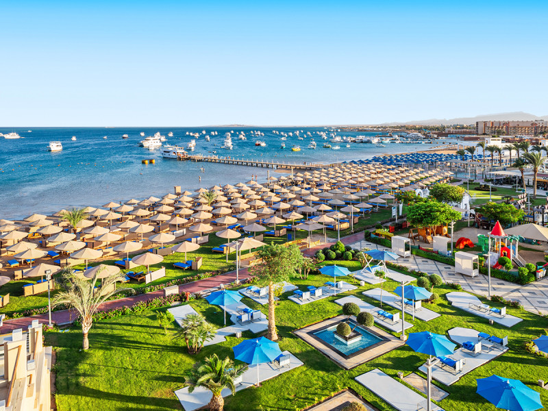 Pickalbatros White Beach Resort