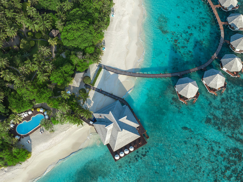 Adaaran Select Meedhupparu Island Resort