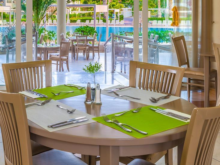 Kipriotis Maris Suites