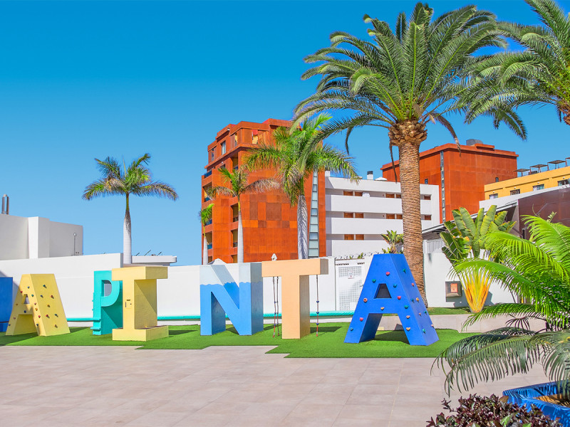 Hotel Hovima La Pinta Beachfront Family