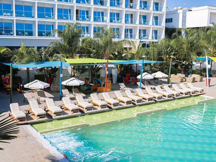 Nicholas Color Hotel