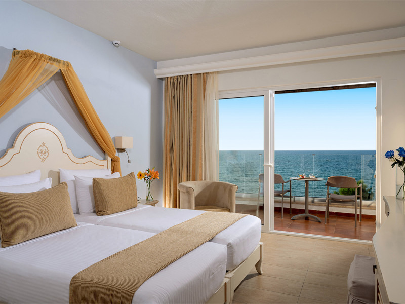 Alexander Beach Hotel & Village