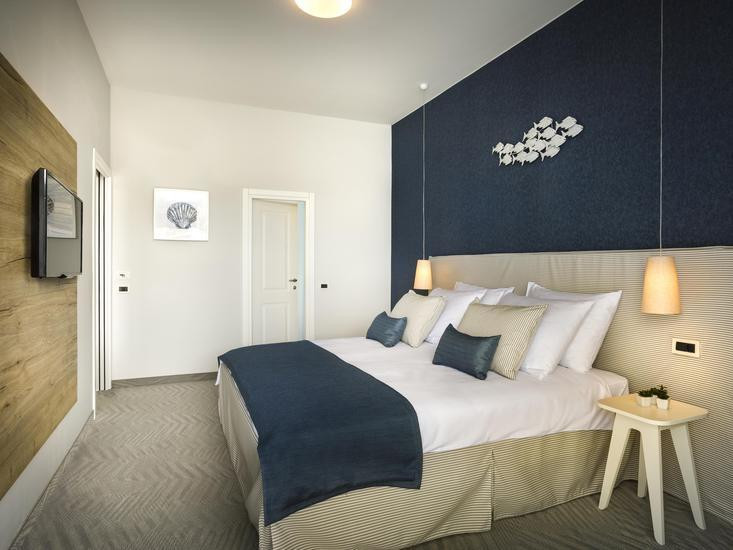 Aminess Younique Lume