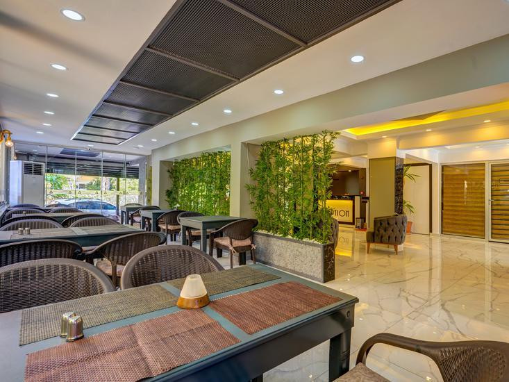 Miss Cleopatra Hotel