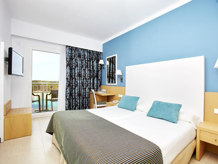 Marques Universal Hotel