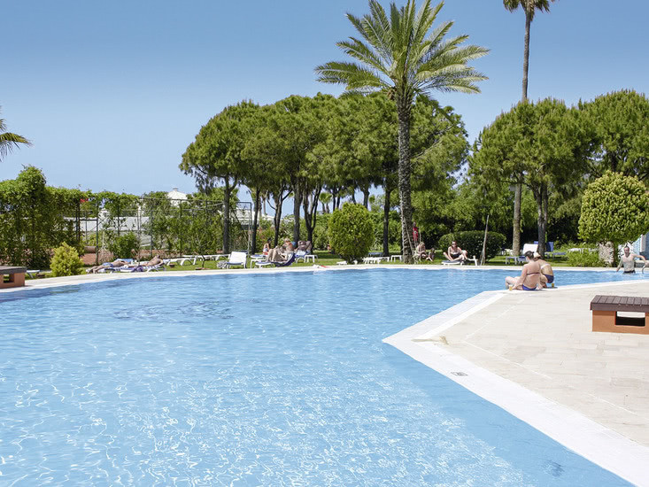 Club Turtas Beach Hotel