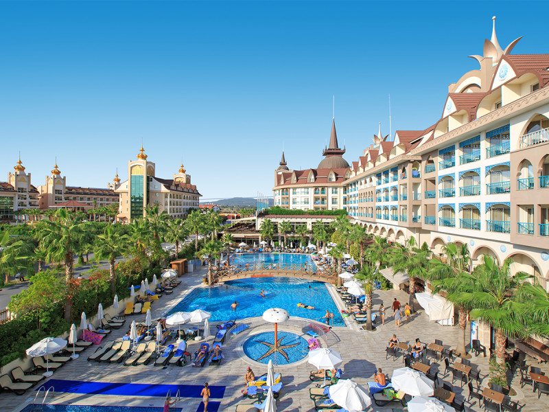 Hotel Side Crown Palace