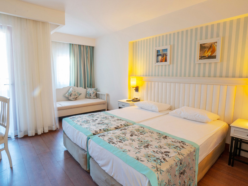 Monachus Hotel & Spa