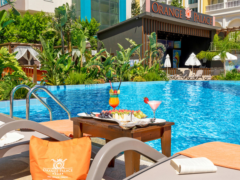 Hotel Orange Palace Side