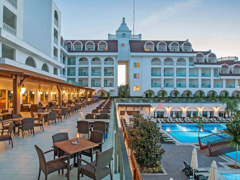 Hotel Side Crown Serenity