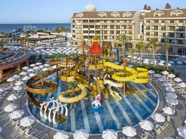 Kirman Belazur Resort