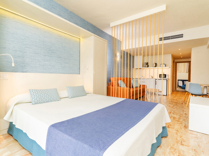 Hotel Hovima La Pinta Beachfront Family