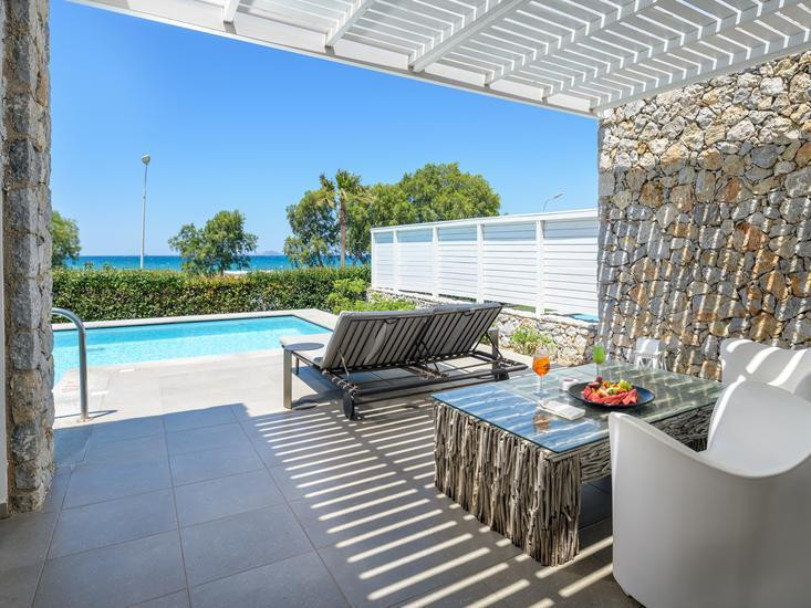 Diamond Deluxe Hotel