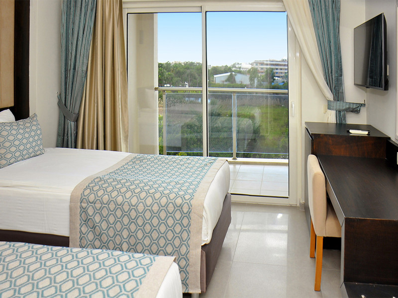 Hotel LRS Lake & River Side