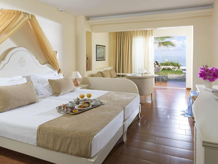 Alexander Beach Hotel