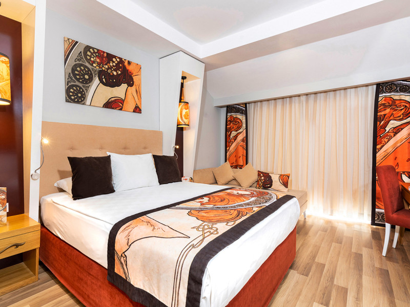 Hotel Orange Palace Side