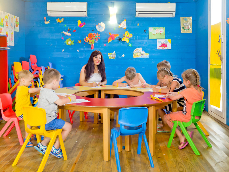 Hotel Side Crown Serenity