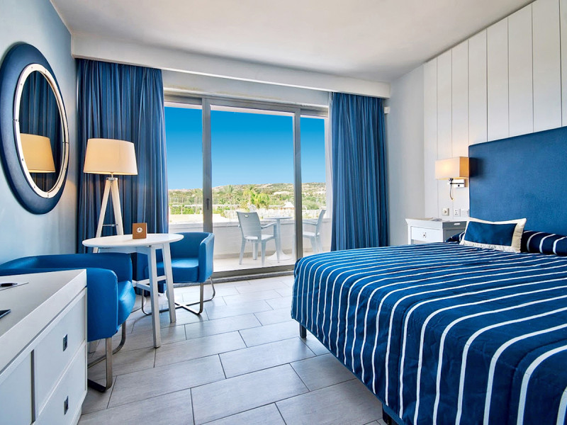 db Seabank Resort & Spa
