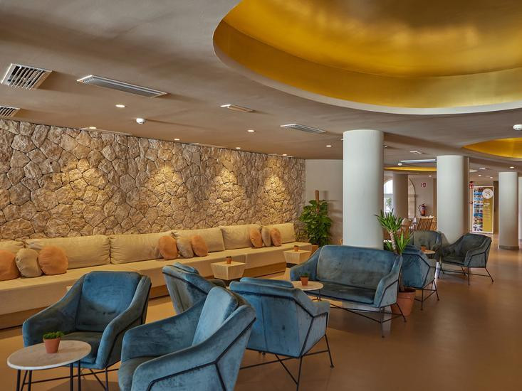 Cabo Blanco Universal