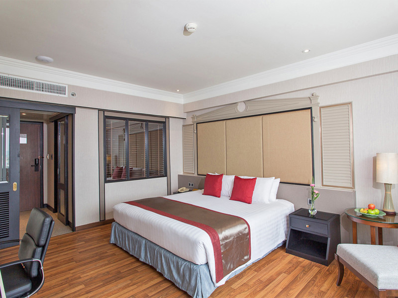 Ramada Plaza By WyndhamMenam Riverside