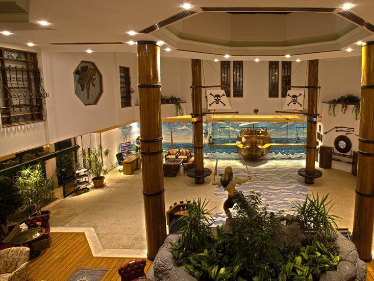 Pirates Beach Club
