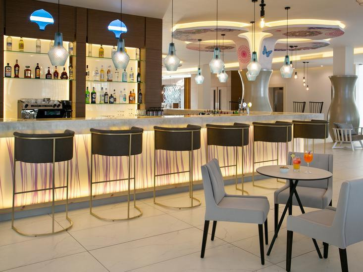 Vangelis Hotel and Suites