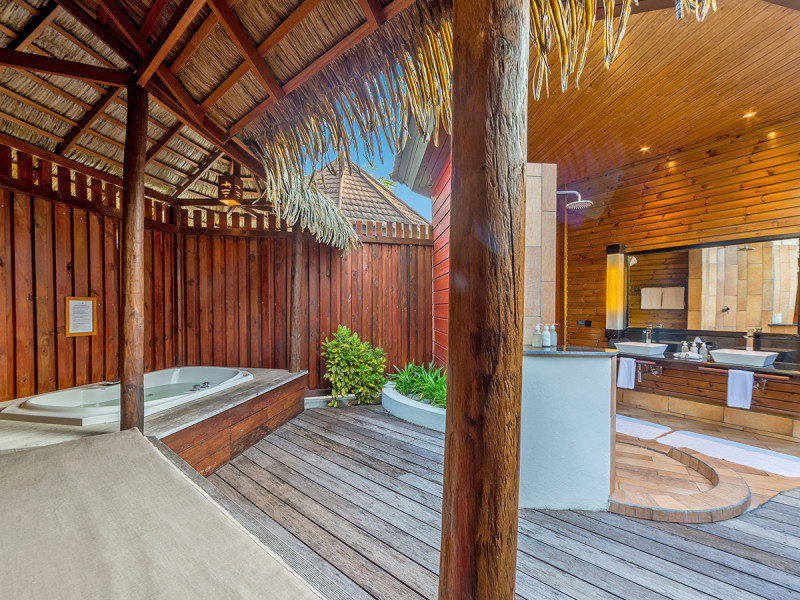 Komandoo Island Resort & Spa 