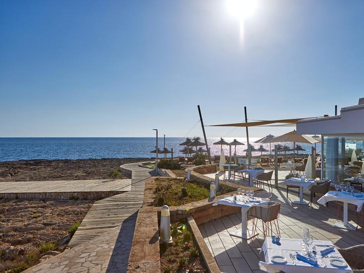 Cabo Blanco Universal