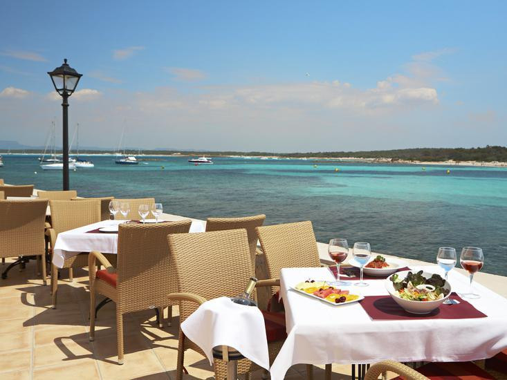 Marques Universal Hotel