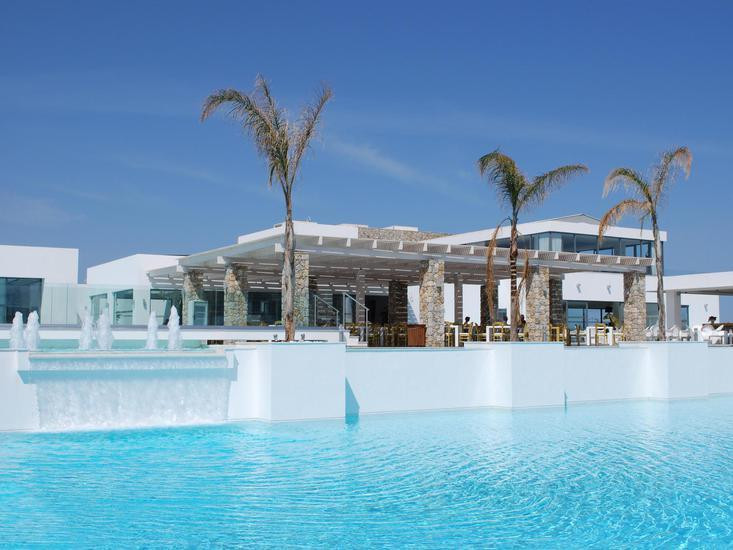 Diamond Deluxe Hotel