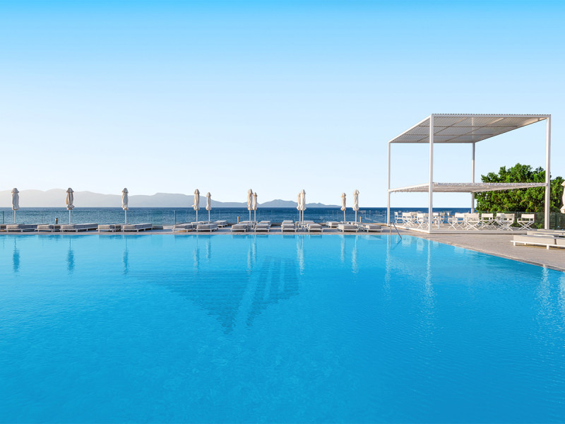 Dimitra Beach Hotel & Suites