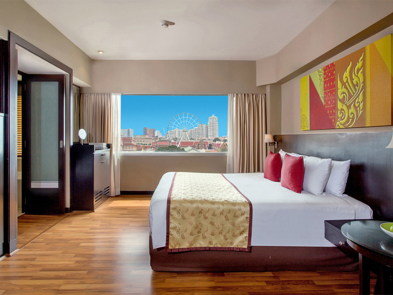 Ramada Plaza By WyndhamMenam Riverside
